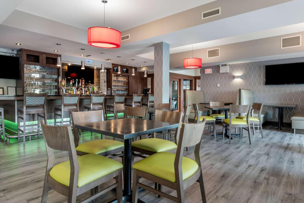 Western & 4* Dartmouth