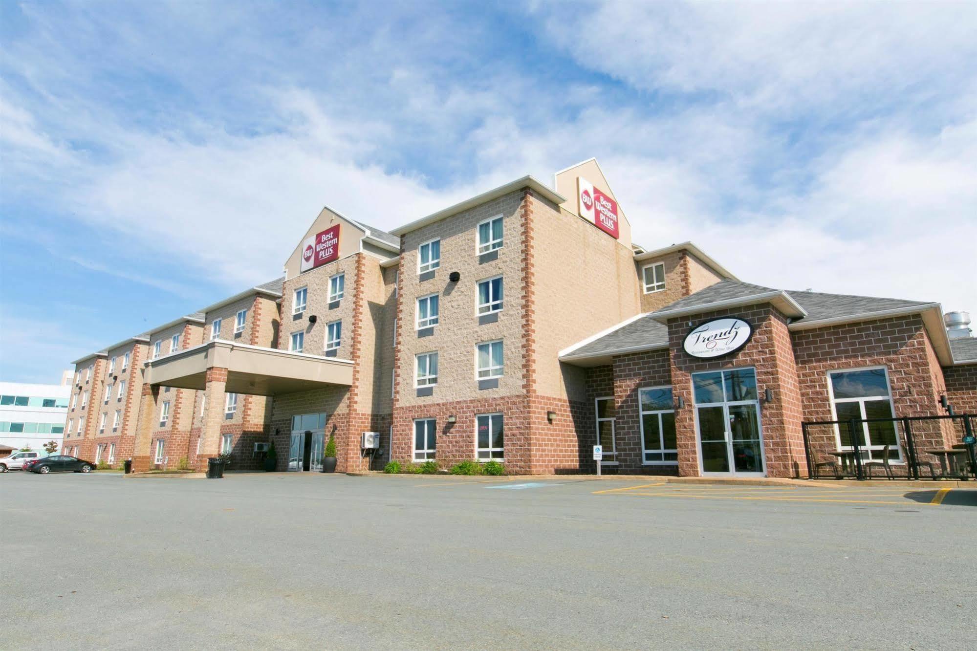 Western & Hotel 4*